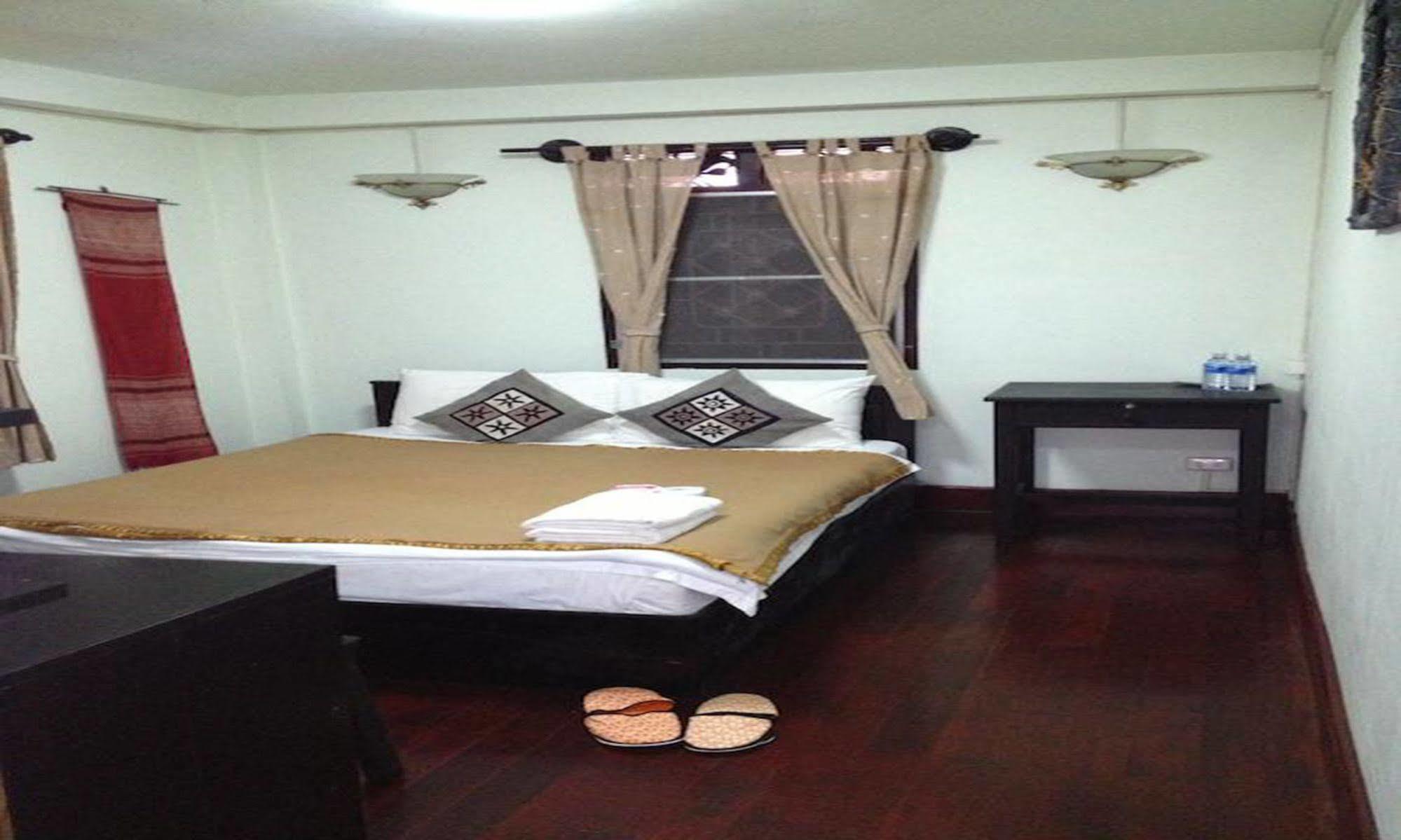 Vanvisa Guesthouse Luang Prabang Exterior foto